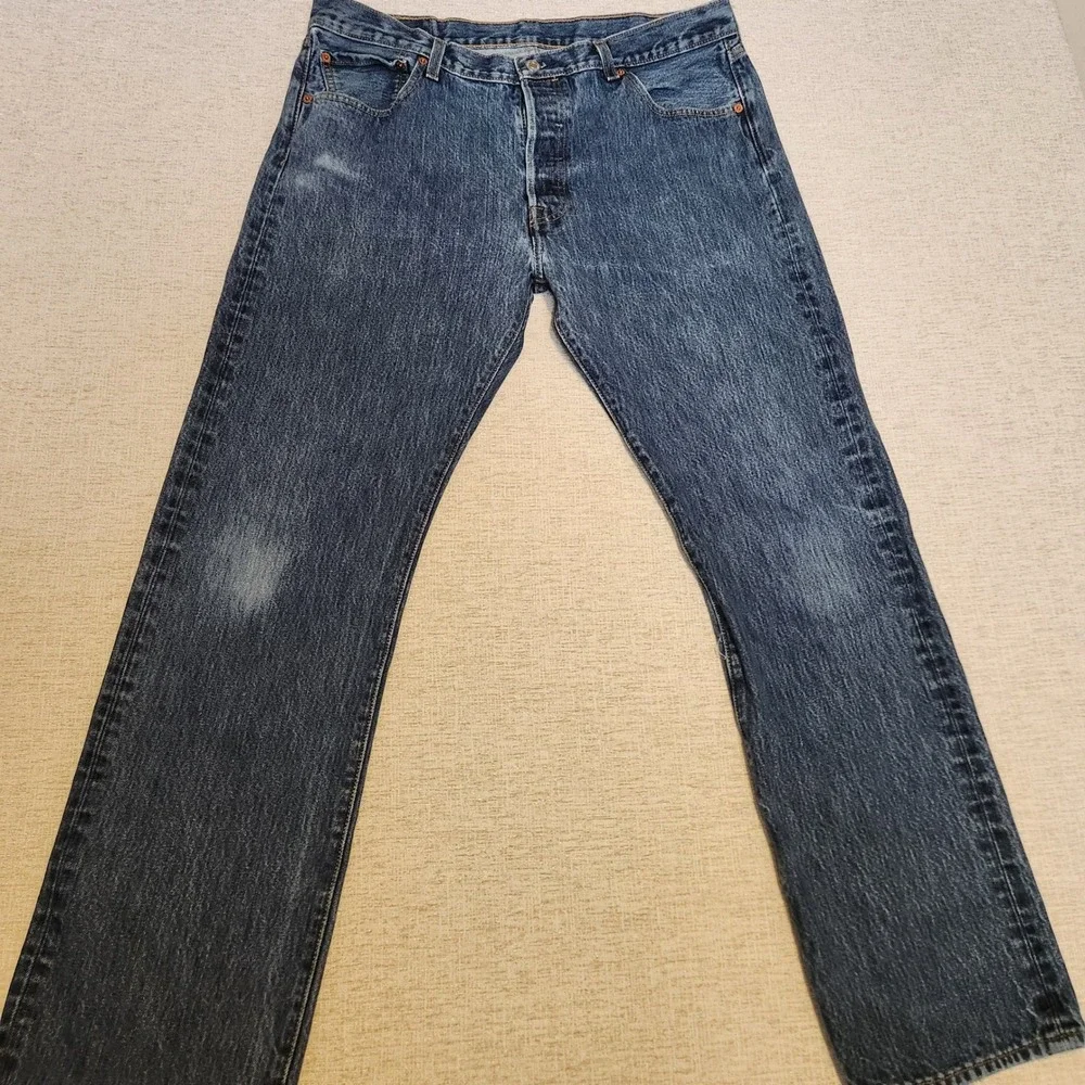 Levis 501 Original Fit Jeans Mens 36x32 Blue Straight Leg Button Fly 00501-0115
